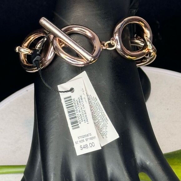 White House Black Market Bracelet  Rose Gold with Toggle Closure - Picture 1 of 13